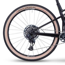 Bicicleta MTB BMC Fourstroke 01 TWO: ¡Rendimiento y Estilo!