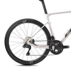 Bicicleta Carretera BH RS1 5.5: Ligera y Rápida - ¡Compra Ahora!