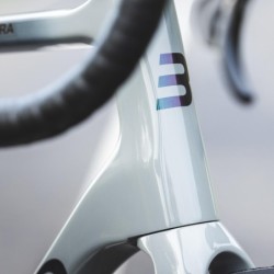 Bicicleta Basso Astra Shimano 105 Di2: Ligera y Rápida - ¡Compra Ya!