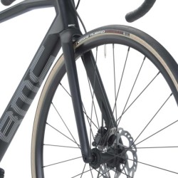 Bicicleta BMC Roadmachine FIVE: Rendimiento y Estilo - ¡Compra Ya!