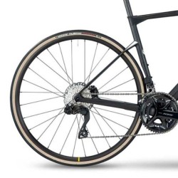 Bicicleta BMC Roadmachine FIVE: Rendimiento y Estilo - ¡Compra Ya!