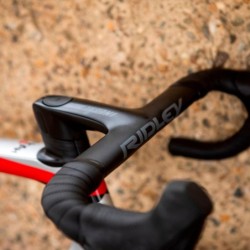 Bicicleta Ridley Noah Disc 105 Gris: Rinde al Máximo, ¡Compra Ya!