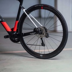 Bicicleta Wilier Garda SRAM Rival: Potencia y Estilo - ¡Compra Ya!
