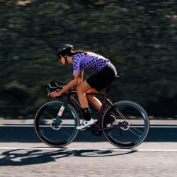 Bicicleta Rondo HVRT CF0 Granate: Rendimiento Superior ¡Compra Ahora!