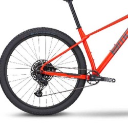 Bicicleta MTB BMC Twostroke AL FOUR: ¡Aventura en Rojo y Gris!