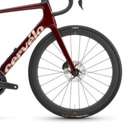 Bicicleta Cervélo Caledonia-5 Ultegra Di2: ¡Rendimiento Inigualable!