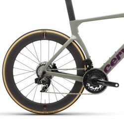 Bicicleta Cervélo S5 SRAM Force AXS: Velocidad y Estilo - ¡Compra ya!