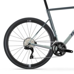 Bicicleta Basso Astra Shimano 105 Di2: ¡Rendimiento Superior!