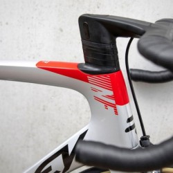Compra Ridley Noah FAST: Velocidad y Estilo en Plata y Rojo