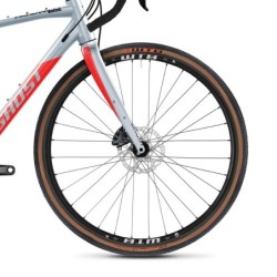 Bicicleta Gravel Ghost Road Rage: Aventura en Gris y Rojo