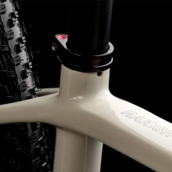 Bicicleta MTB MMR Rakish 00 gris: ¡Explora la montaña hoy!